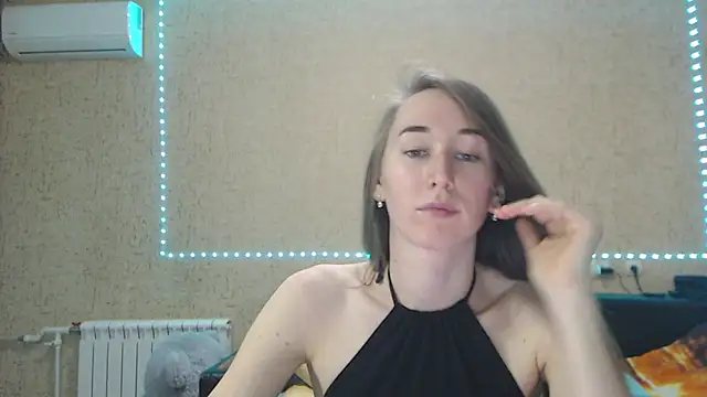 Snapshot of --Model--2 chatting on January 8, 2025, 4:33 pm --Model--2 online show from January 8, 2025, 4:33 pm