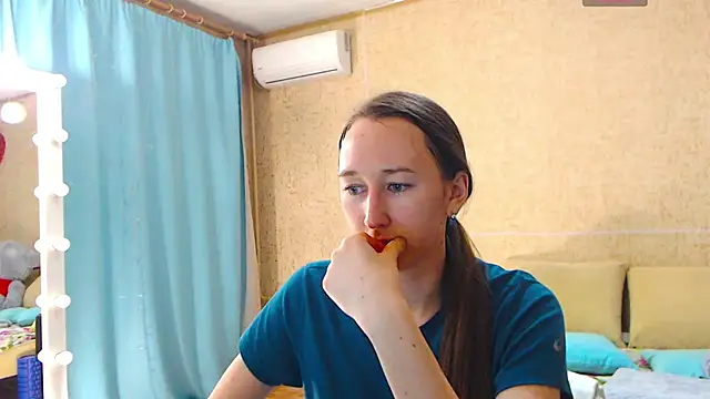 Snapshot of --Model--2 chatting on March 18, 2025, 10:04 pm --Model--2 online show from March 18, 2025, 10:04 pm