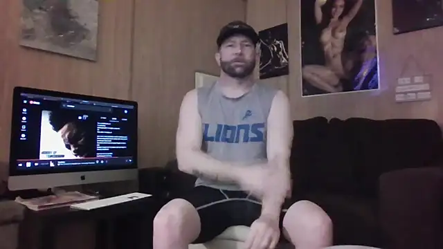 Edward LongCock online show from April 7, 2026, 11:04 pm