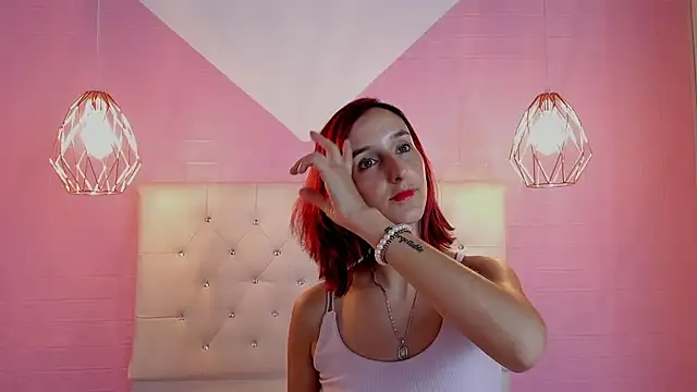 Snapshot of Ambar_Roux_ chatting on February 3, 2025, 8:03 pm Ambar Roux  online show from February 3, 2025, 8:03 pm