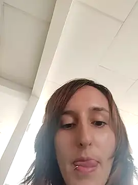 Snapshot of Ambar_Roux_ chatting on October 30, 2025, 4:08 pm Ambar Roux  online show from October 30, 2025, 4:08 pm