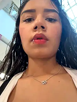  Luana online show from October 28, 2025, 7:49 pm