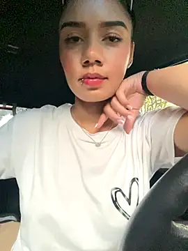  Luana online show from November 27, 2025, 6:43 pm