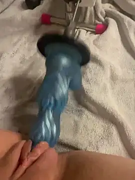 luisa1 online show from December 17, 2025, 8:15 pm