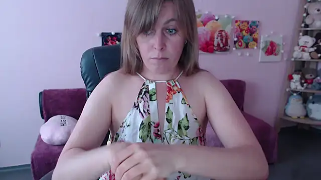 Hot Milady online show from May 15, 2026, 7:48 am