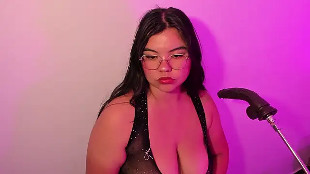 klhoe boobs online show from March 16, 2026, 4:07 am