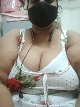 zeepe19 online show from May 13, 2026, 2:53 am