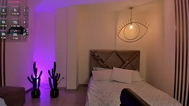 ValeriaRoldanX online show from February 8, 2026, 11:35 am