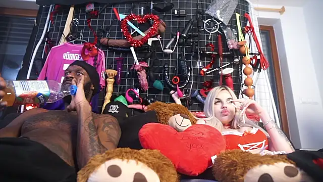 MacTroy online show from February 11, 2026, 11:21 pm