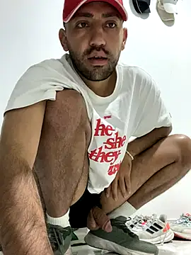 JuanZapata33 online show from December 3, 2024, 12:57 am