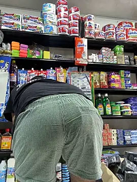 JuanZapata33 online show from September 26, 2025, 4:55 pm