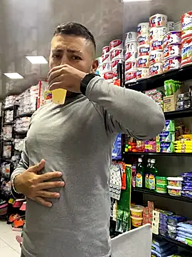 JuanZapata33 online show from October 3, 2025, 9:56 pm