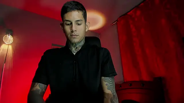 Travistanner 28 online show from March 13, 2026, 12:39 am