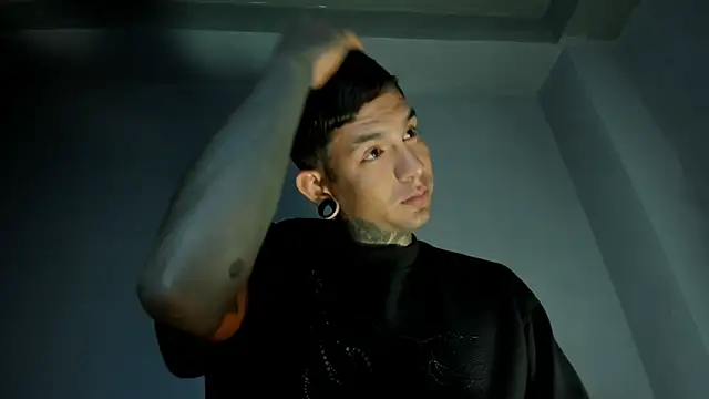 Travistanner 28 online show from April 22, 2026, 9:55 am