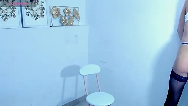 Snapshot of FRAN_DESS chatting on March 4, 2025, 1:55 am FRAN DESS online show from March 4, 2025, 1:55 am