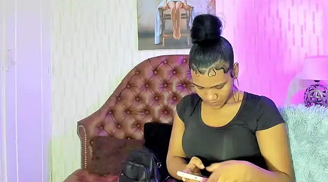 Snapshot of charlotte_ebony chatting on January 13, 2025, 7:10 pm charlotte ebony online show from January 13, 2025, 7:10 pm