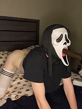 Snapshot of YourFavTwinkie chatting on October 22, 2025, 6:02 am YourFavTwinkie online show from October 22, 2025, 6:02 am