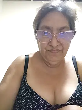 Snapshot of florecita69 chatting on May 3, 2026, 1:22 am florecita69 online show from May 3, 2026, 1:22 am