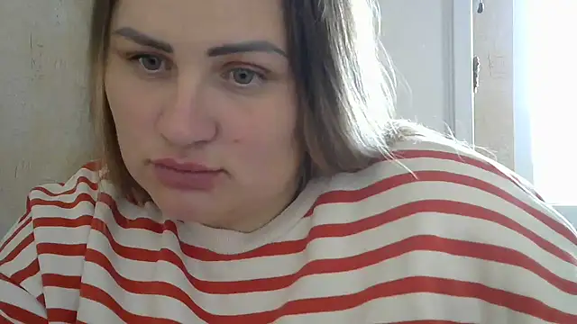 Snapshot of Honeydew-Waves chatting on October 14, 2025, 7:53 am Honeydew-Waves online show from October 14, 2025, 7:53 am