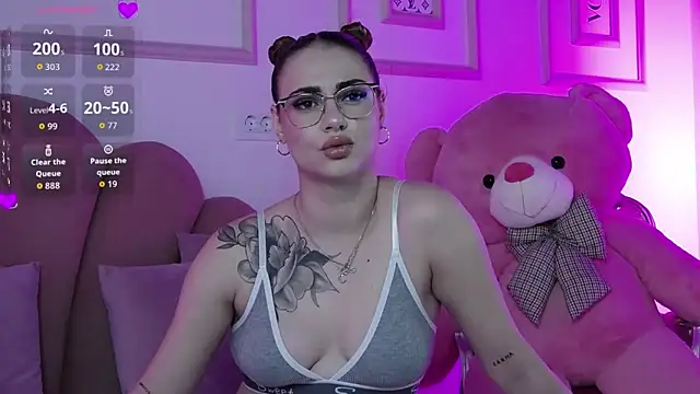 Snapshot of Abby__White chatting on September 22, 2025, 3:58 pm Abby White online show from September 22, 2025, 3:58 pm