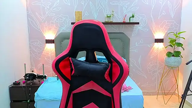 angelica dymond online show from September 13, 2025, 12:16 pm