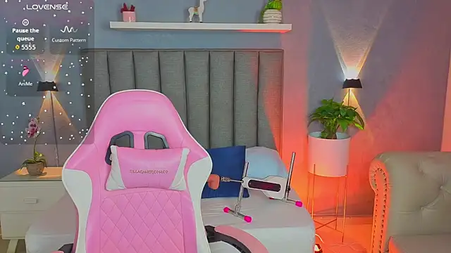 angelica dymond online show from October 27, 2025, 12:42 pm