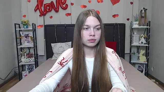 LaraPika online show from February 12, 2026, 9:15 am