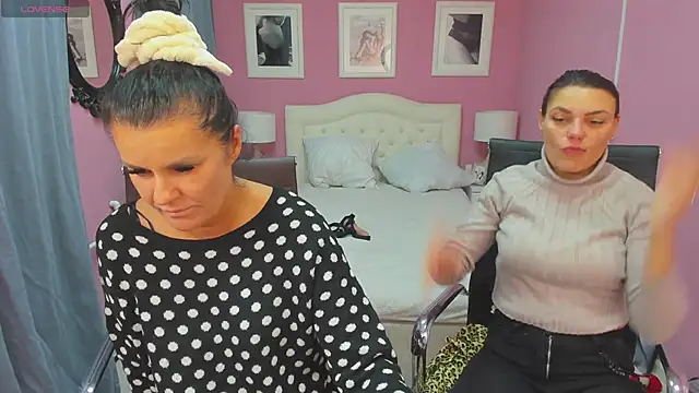 EricaAndPenelopa online show from December 4, 2024, 8:40 pm