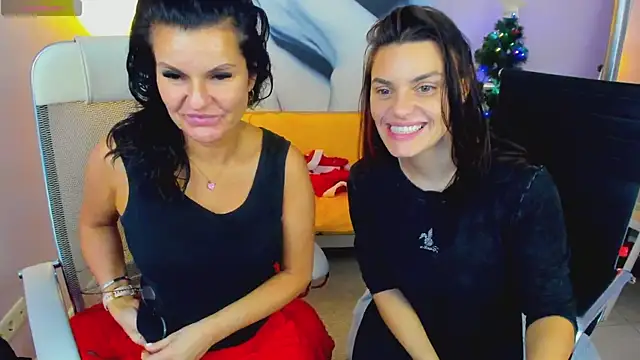 EricaAndPenelopa online show from December 24, 2024, 8:49 pm