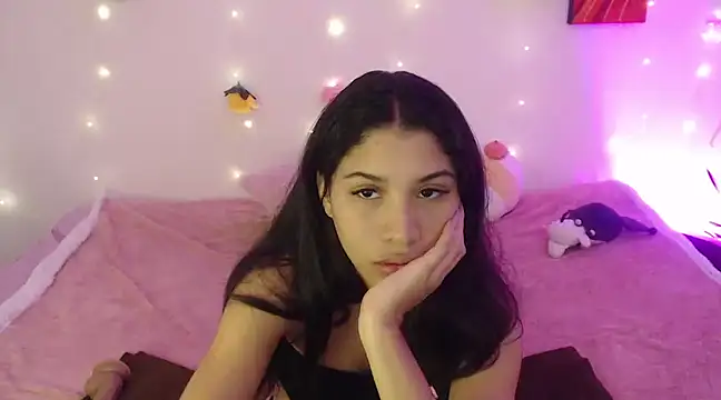 Snapshot of AmberJeong chatting on December 4, 2024, 1:14 am AmberJeong online show from December 4, 2024, 1:14 am