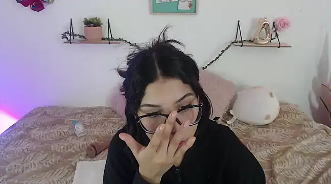 Snapshot of AmberJeong chatting on January 2, 2025, 10:44 pm AmberJeong online show from January 2, 2025, 10:44 pm