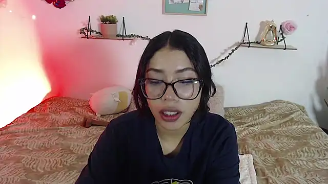 Snapshot of AmberJeong chatting on January 12, 2025, 1:00 am AmberJeong online show from January 12, 2025, 1:00 am