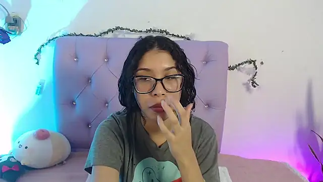 Snapshot of AmberJeong chatting on January 17, 2025, 10:45 pm AmberJeong online show from January 17, 2025, 10:45 pm