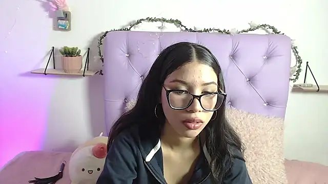 Snapshot of AmberJeong chatting on February 3, 2025, 9:39 pm AmberJeong online show from February 3, 2025, 9:39 pm