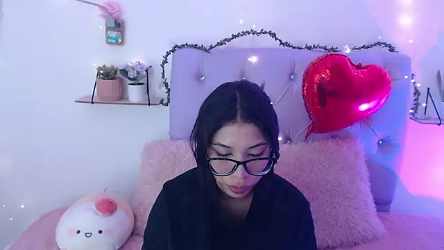 Snapshot of AmberJeong chatting on February 7, 2025, 12:31 am AmberJeong online show from February 7, 2025, 12:31 am