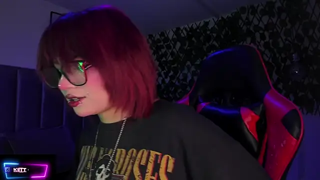 Kitty Gang online show from October 3, 2025, 2:41 am