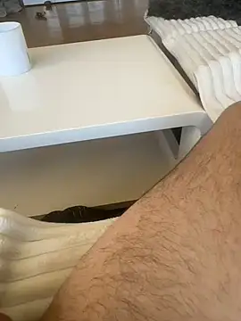 lxrxdxn online show from April 8, 2026, 1:22 pm