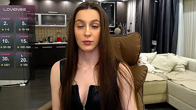Doll Jasmine  online show from June 6, 2026, 10:14 pm