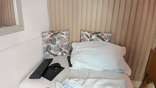 emma collson online show from February 25, 2025, 8:14 am