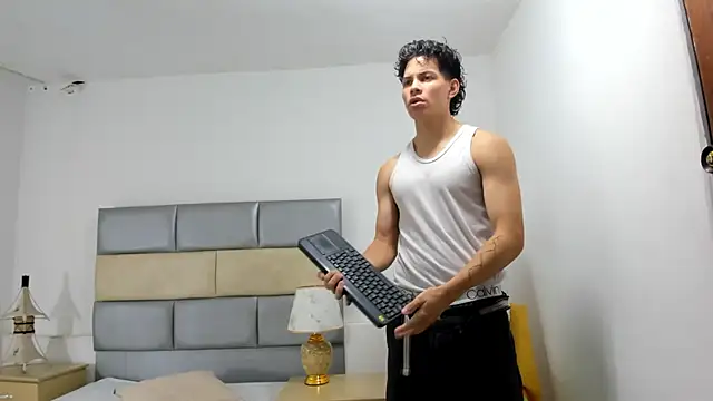 lax777  online show from March 7, 2025, 12:34 pm