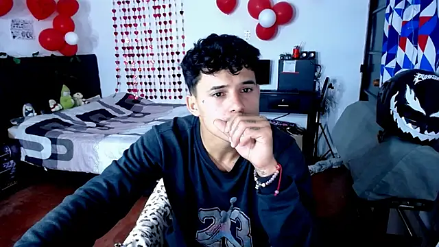 Snapshot of freddy_romas chatting on April 27, 2026, 12:03 pm freddy romas online show from April 27, 2026, 12:03 pm