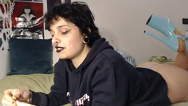 kinkyspirali online show from December 16, 2025, 7:30 pm