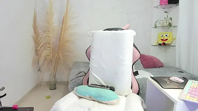 Leslie browm online show from November 6, 2025, 11:22 am