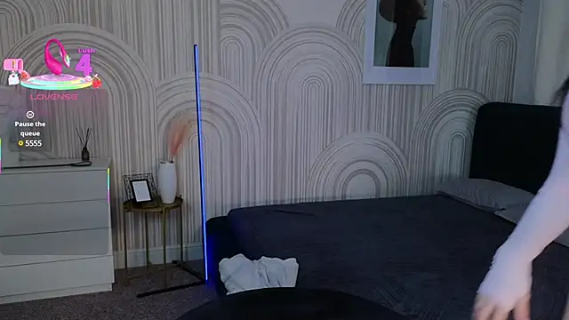 Jenna Adams  online show from March 17, 2025, 1:03 am