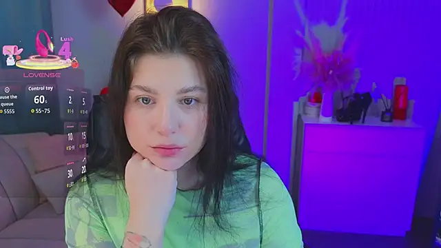 Jenna Adams  online show from April 20, 2026, 1:19 am