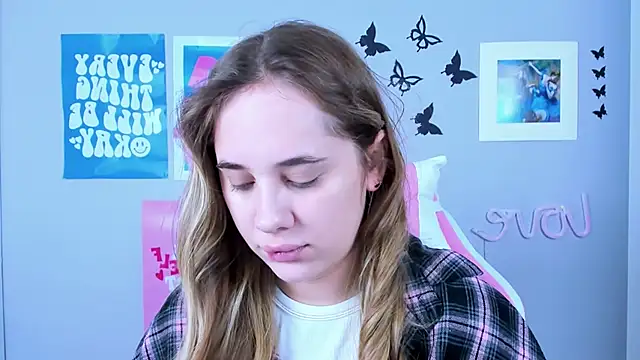 MiaMilas online show from February 4, 2025, 5:42 am