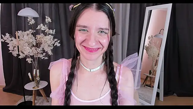 Snapshot of helentasty chatting on February 18, 2025, 6:37 am helentasty online show from February 18, 2025, 6:37 am