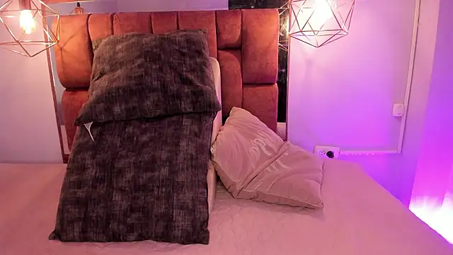 kristakinnky online show from February 24, 2026, 11:41 am