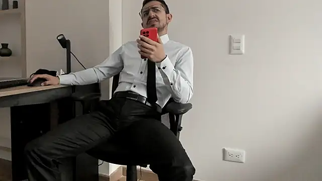 pablo-rincon95 online show from December 28, 2024, 1:49 pm