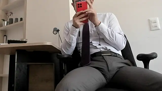 pablo-rincon95 online show from January 7, 2025, 4:48 pm